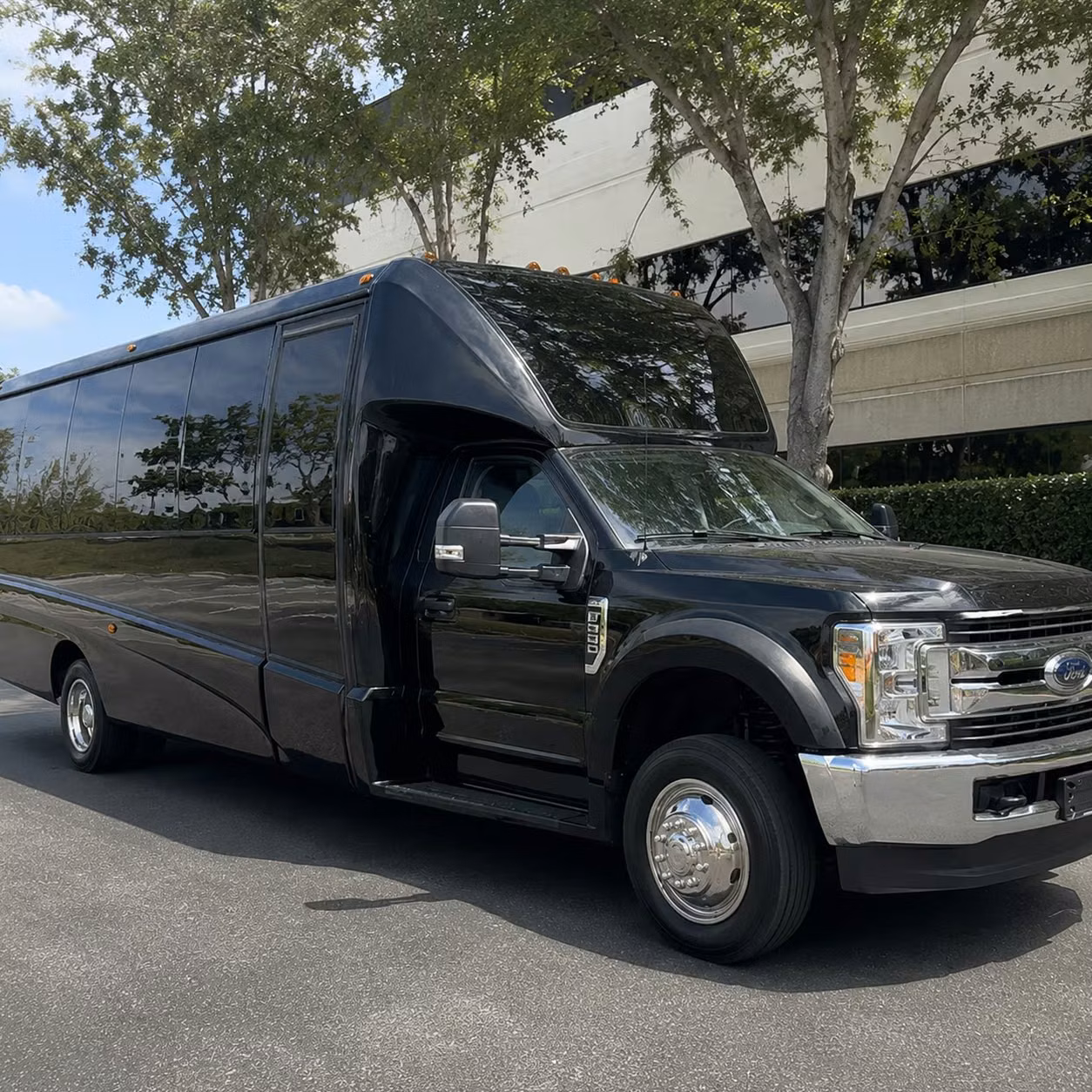 party bus rentals for santa clarita prom night at valencia and west ranch high schools