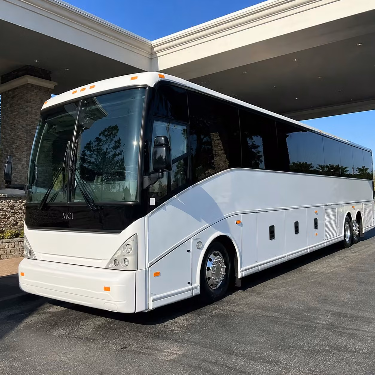 santa clarita groups rely on airport shuttle buses to beat the i 5 and sr 14 crawl